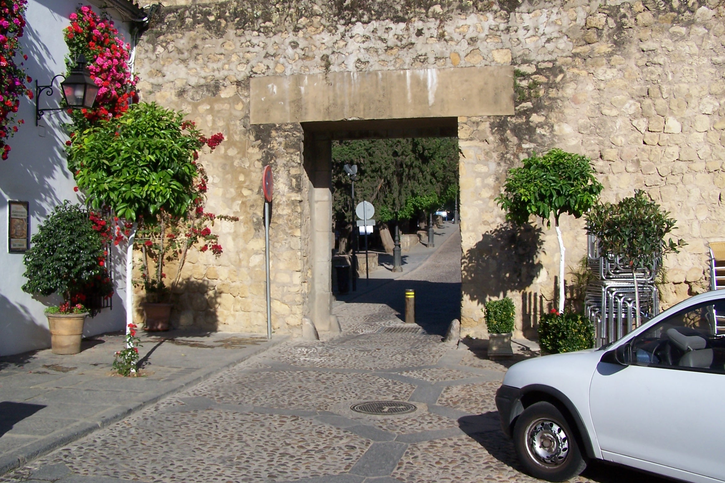Fotografía Puerta Sevilla. Orientación norte desde el interior.