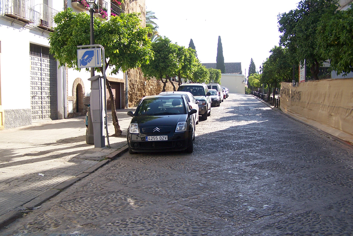 Fotografía calle Caballerizas Reales. Orientación este.