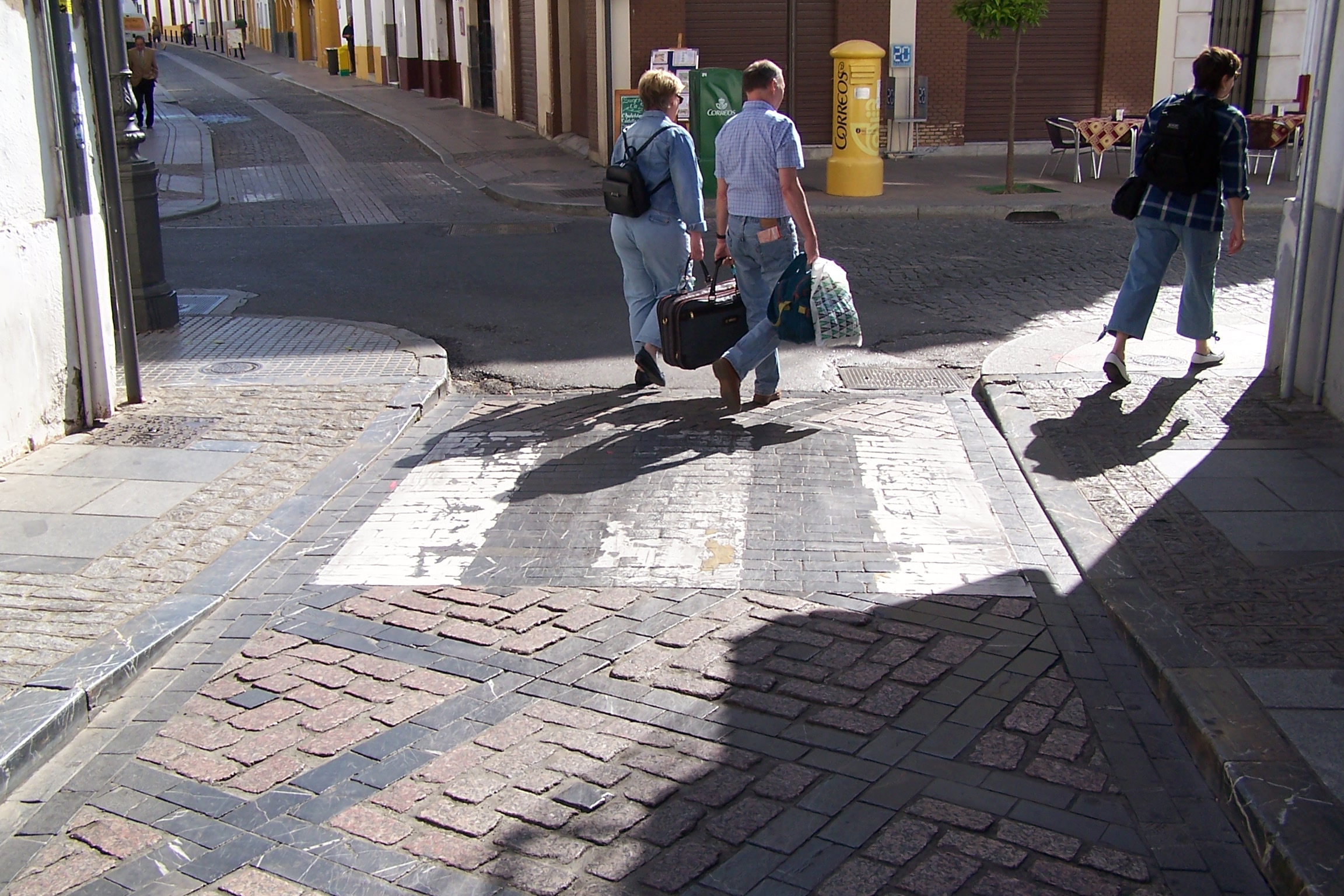 Fotografía calle Cardenal González. Orientación este.