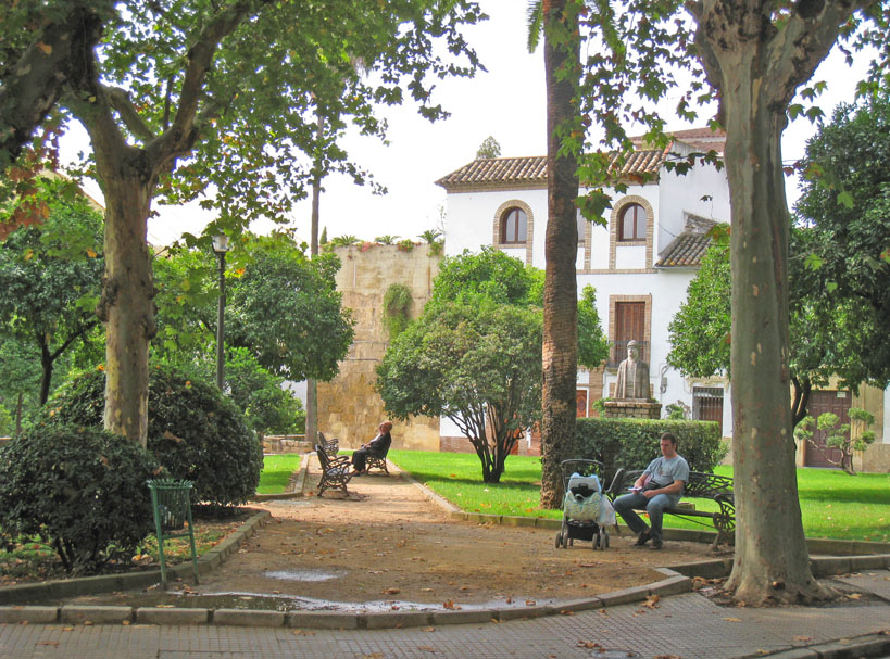 Fotografía Plaza Campo Santo de los Mártires. Zona Oeste.