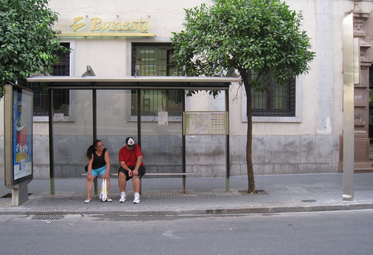 Fotografía parada autobús. Orientación Sur.