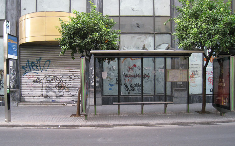 Fotografía Parada Autobús. Orientación Sur.