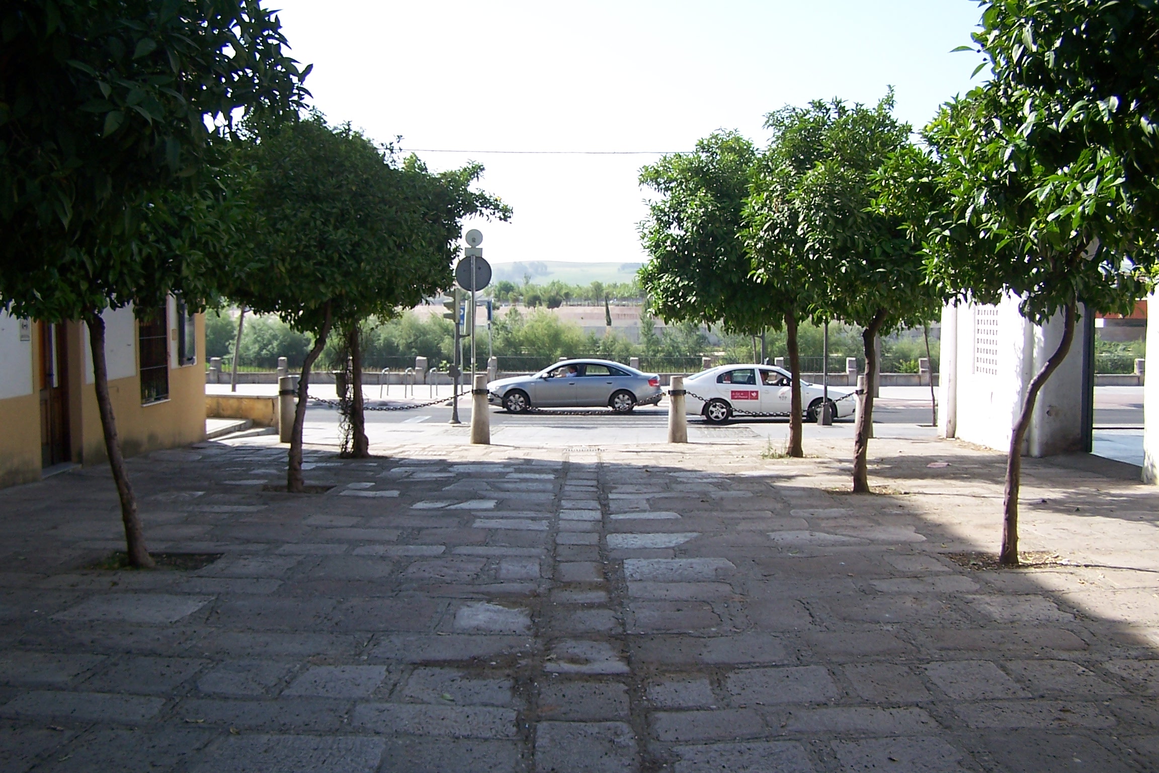 Fotografía calle Enrique Romero de Torres. Orientación sur.