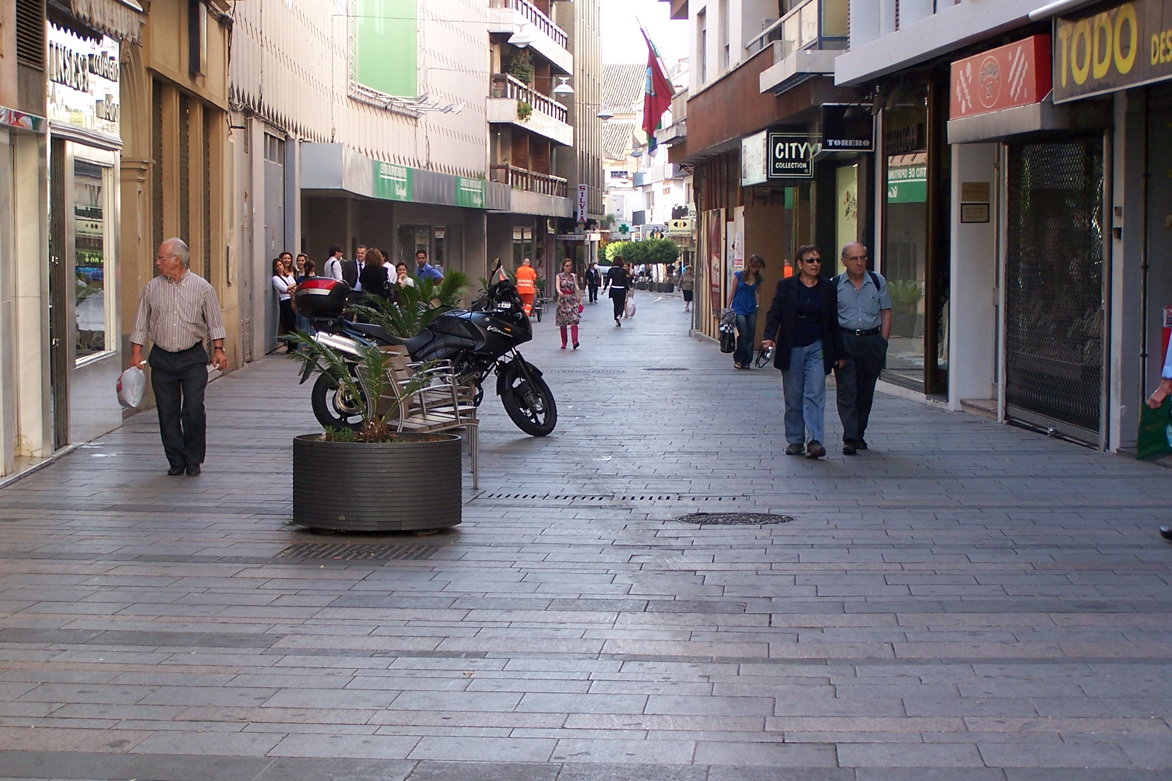 Fotografía calle Jesús y María. Orientación sur.